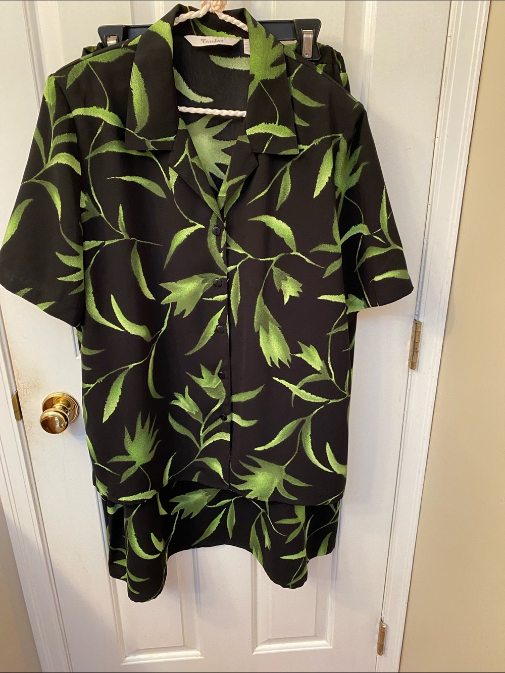 Tanjay Black & Green Tropical Print Button-Up Top and Skirt Set